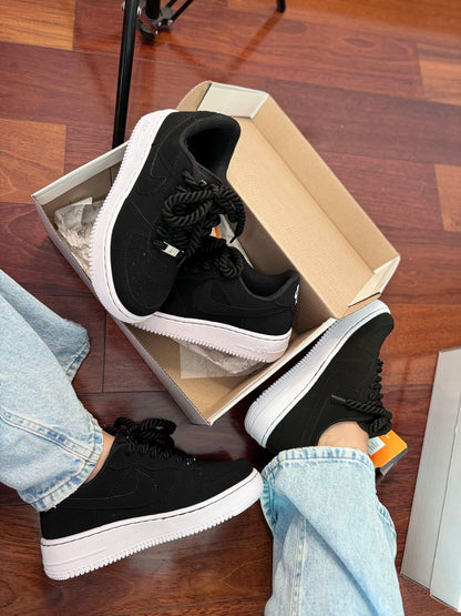 NIKE AIR FORCE PREMIUM PRETO