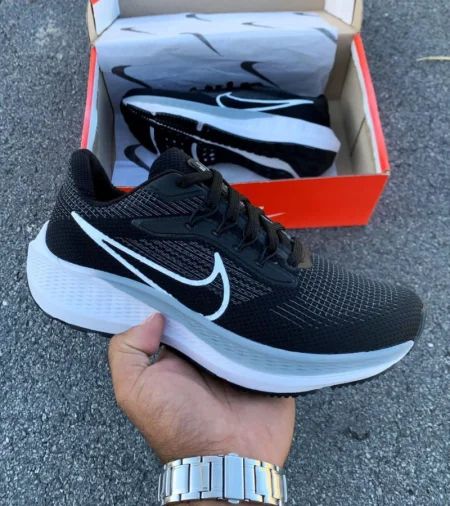 NIKE PEGASUS PRETO