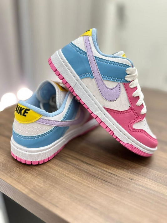 NIKE  DUNK LOW INFANTIL ROSA/AZUL/ROXO
