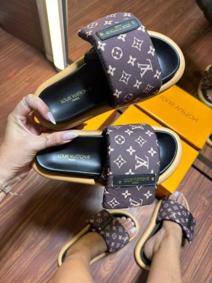 CHINELO SLIDE LOUIS VUITTON MARROM