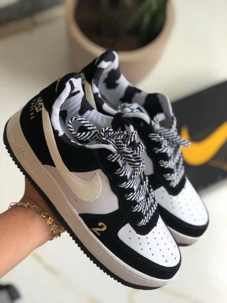 NIKE AIR FORCE PREMIUM PRETO/BRANCO