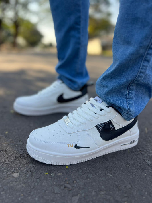 NIKE AIR FORCE TM BRANCO/PRETO