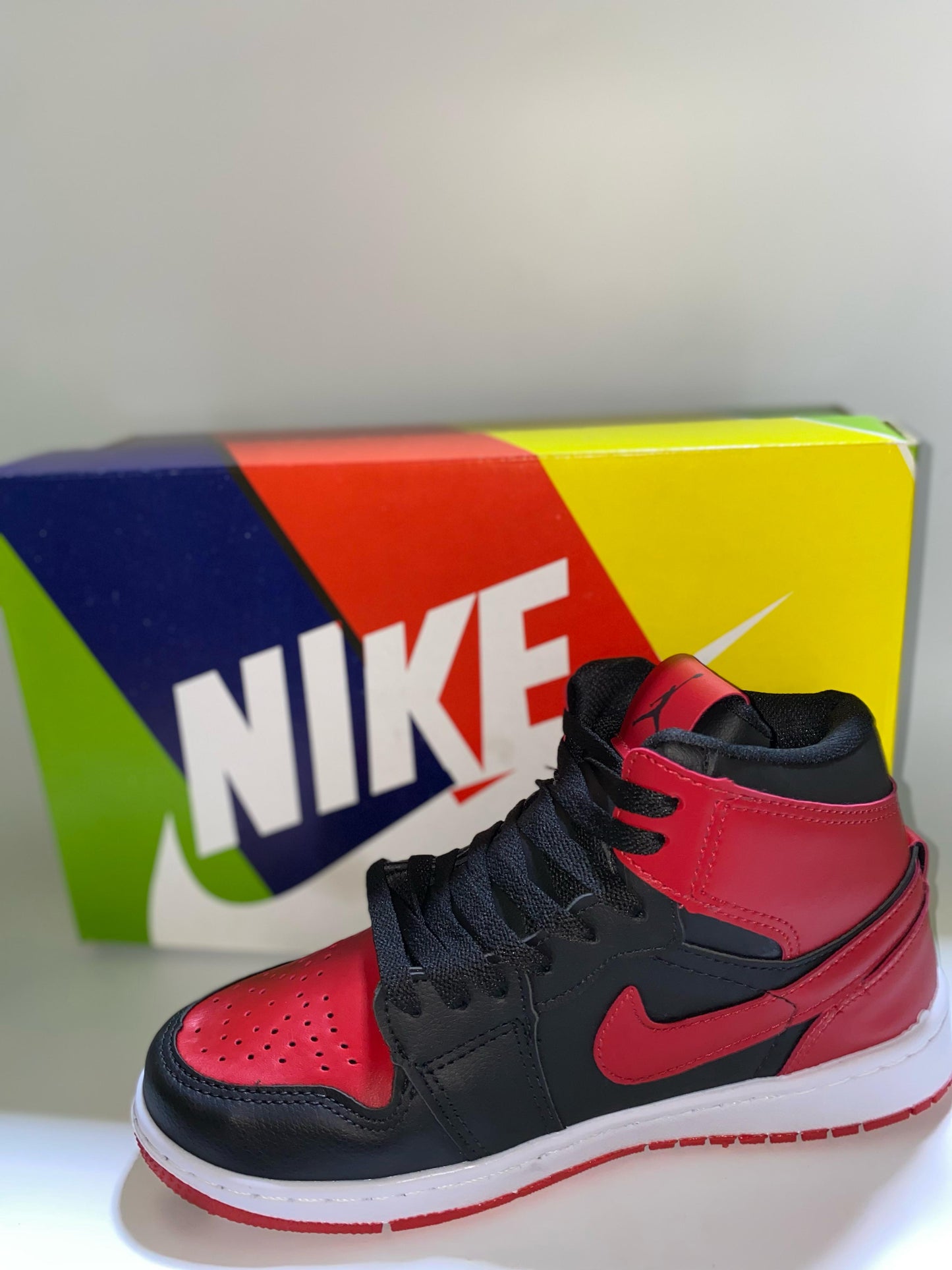 Nike Air Jordan Cano Alto PRETO/VERMELHO