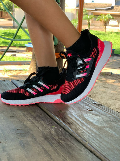 ADIDAS ULTRA BOOST PRETO/ROSA