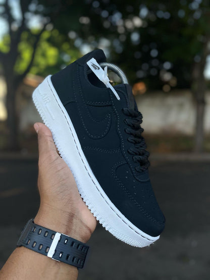 NIKE AIR FORCE PREMIUM PRETO