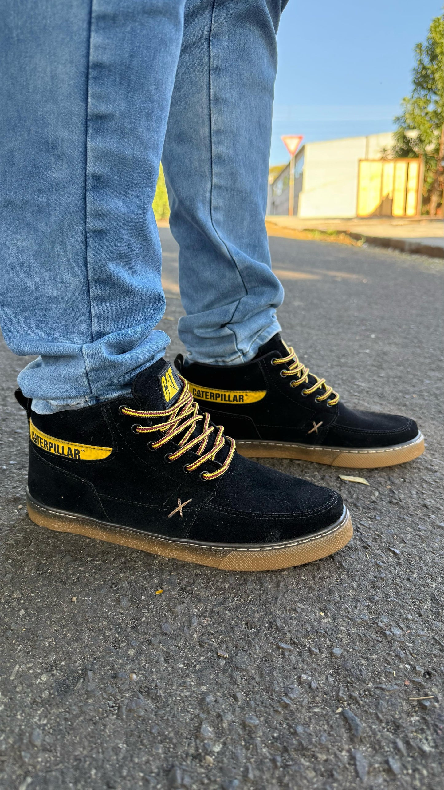 COTURNO CATERPILLAR PRETO