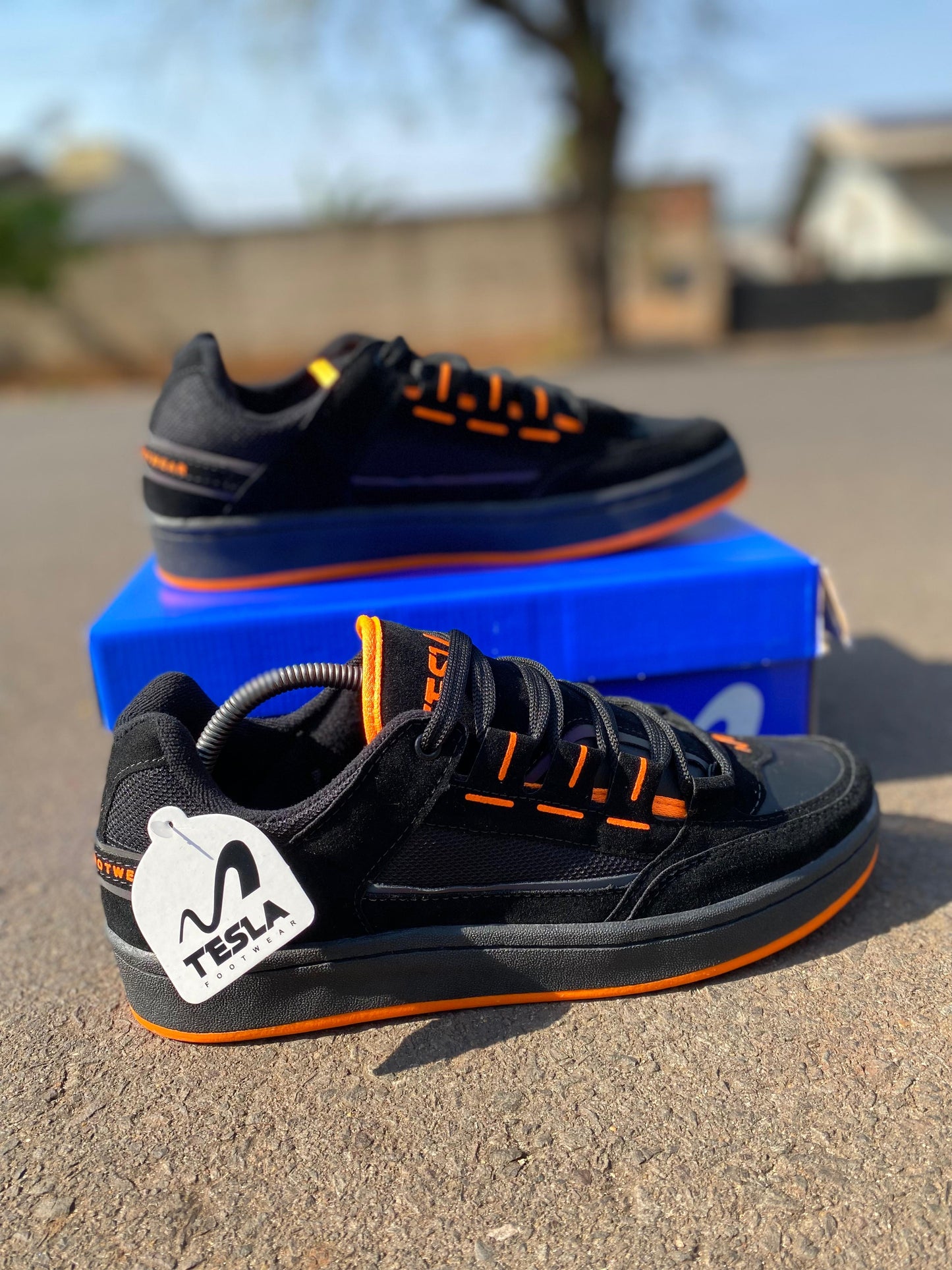 TESLA PRETO/ LARANJA