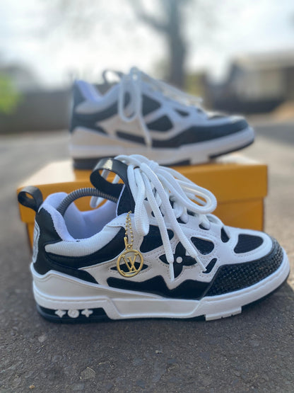 LOUIS VUITTON BRANCO/PRETO