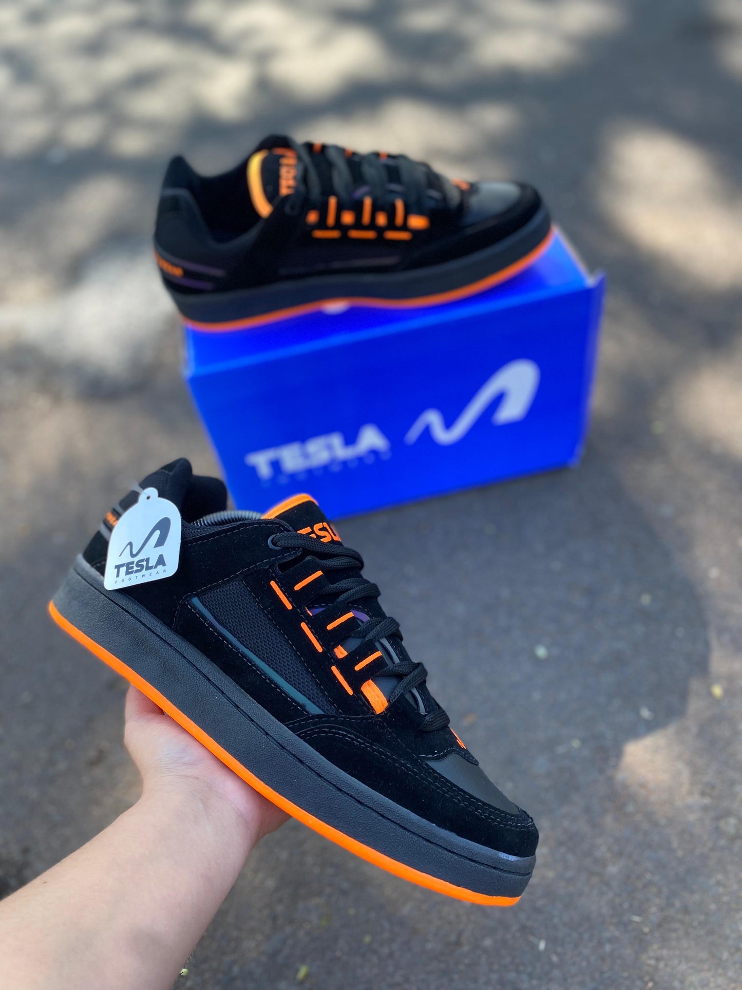 TESLA PRETO/ LARANJA