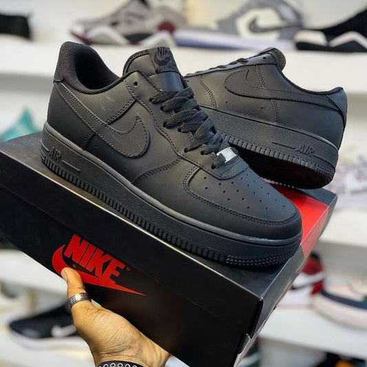 NIKE AIR FORCE PREMIUM PRETO