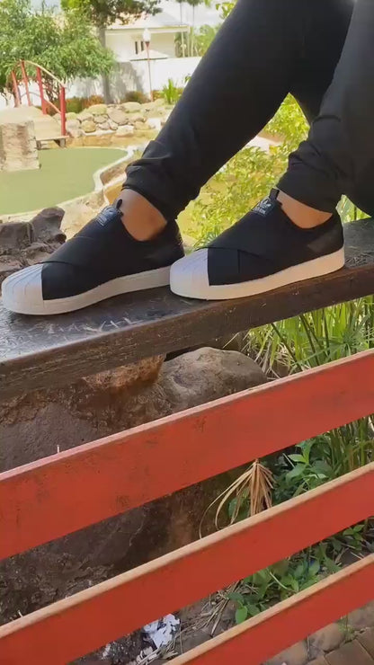 ADIDAS SLIP-ON PRETO